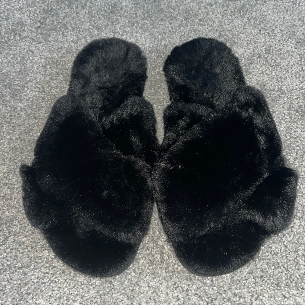 black fuzzy slippers